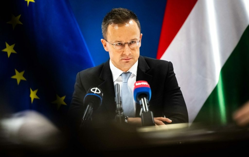 Peter Szijjarto, ministrul ungar, anunță că în 2026 nu va fi permisă intrarea migranților în Ungaria și că nu vor fi folosiți bani pentru sprijinirea altor migranți