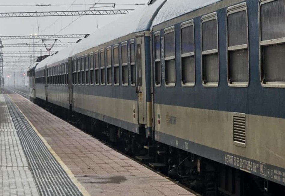 [ad_1] Circulația feroviară a fost suspendată duminică seara pe zona gestionată de Regionalei Craiova, după un incident petrecut în Halta de Mișcare Romula, unde un tren de marfă a ignorat semnalul de oprire