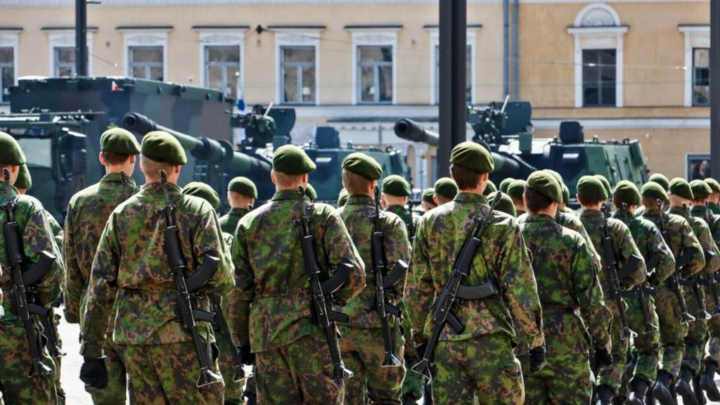 Guvernul Germaniei condamnă comportamente inacceptabile în cadrul unui regiment de paraşutişti Guvernul german a făcut luni o declarație oficială în care condamnă ferm comportamentele „inacceptabile” descoperite în cadrul Regimentului de paraşutişti 26, unitate de elită a armatei din Germania, implicată în mai multe investigații pentru acte de violență, comportament sexist, consum de droguri și afișarea de simboluri ale extremelor drepte