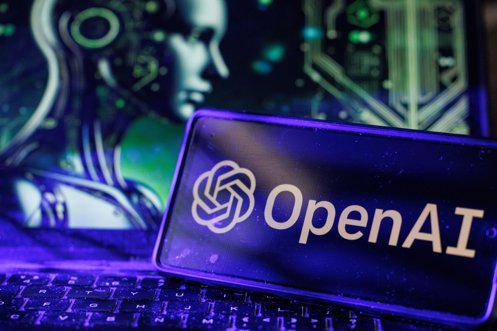 OpenAI recunoaște vulnerabilitățile în noile sale instrumente de inteligență artificială, subliniind riscurile inevitabile ale atacurilor cibernetice avansate În contextul accelerării utilizării inteligenței artificiale în domenii variate, de la servicii de asistență până la procese complexe de tracțiune a datelor, OpenAI a făcut un pas semnificativ în deschiderea asupra vulnerabilităților de securitate ale tehnologiei sale