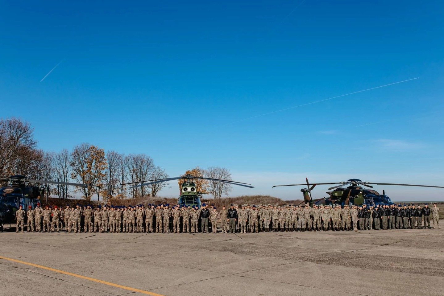 Premierul Ilie Bolojan și Dick Schoof, vizită la Baza Aeriană 71 din Câmpia Turzii