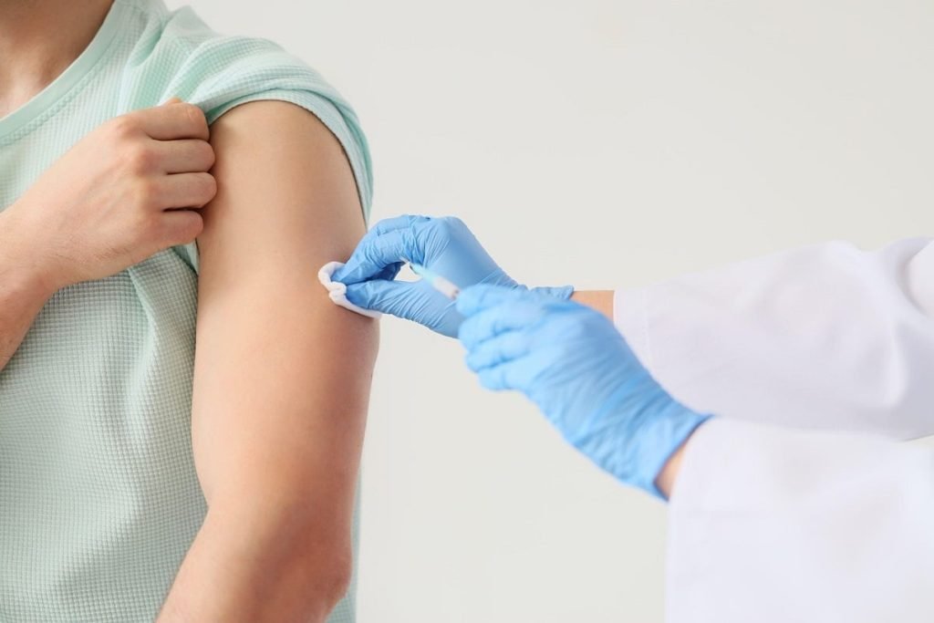Revoluția tehnologică a dus la o transformare radicală în domeniul vaccinurilor, iar inteligența artificială (AI) devine acum un aliat de neprețuit în procesul de dezvoltare