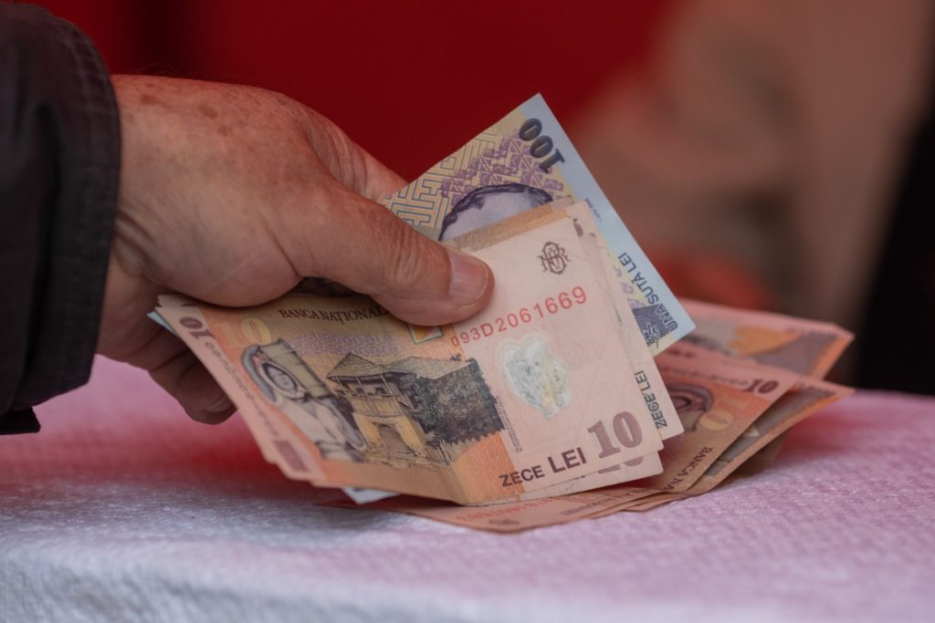Guvernul României a aprobat marți seara o ordonanță de urgență care va avea un impact semnificativ asupra sistemului de sănătate și drepturilor angajaților în ceea ce privește concediile medicale