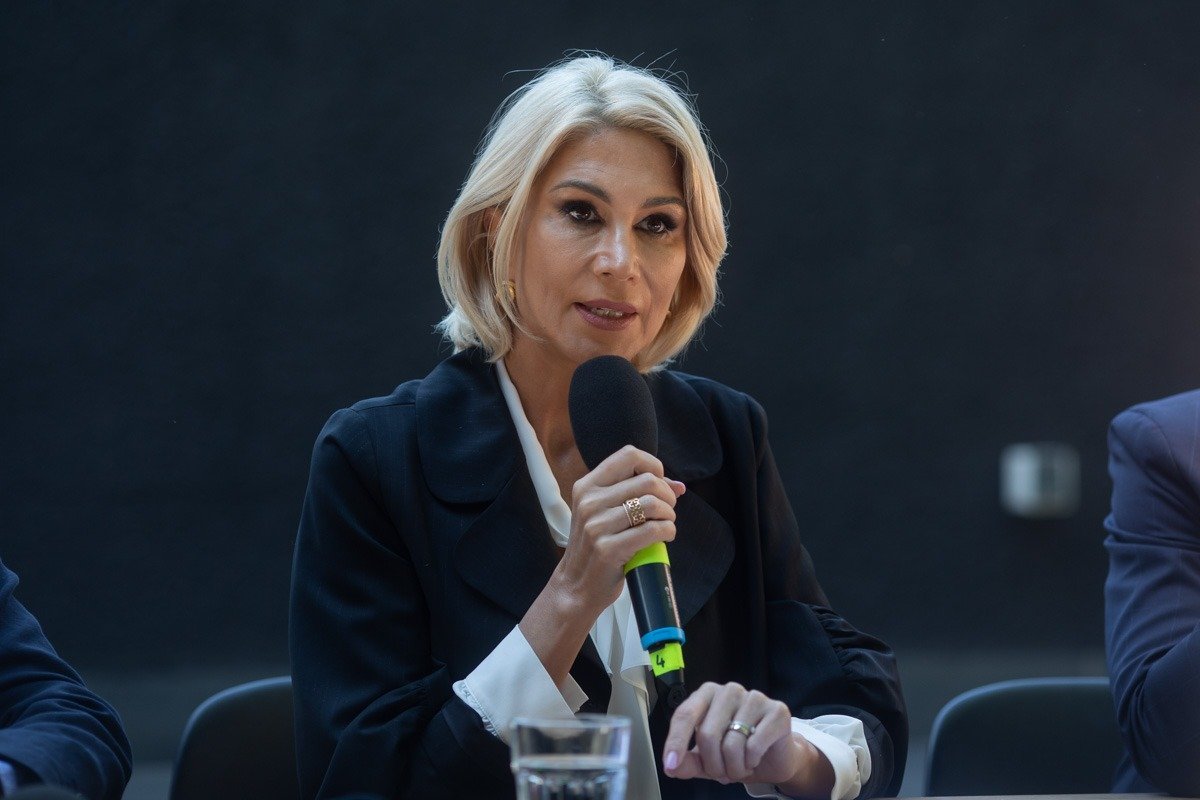 Deputața PNL Raluca Turcan anunță intenția de a modifica legea de funcționare a Curții Constituționale a României, în contextul învăluirii în incertitudine a deciziei privind pensiile speciale