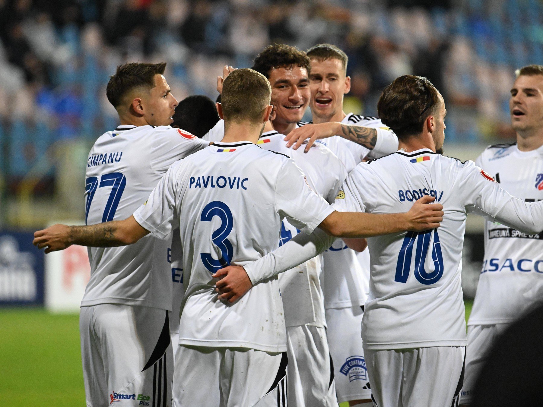 „Patronul echipei de top din SuperLigă vrea să aducă doi golgheteri”