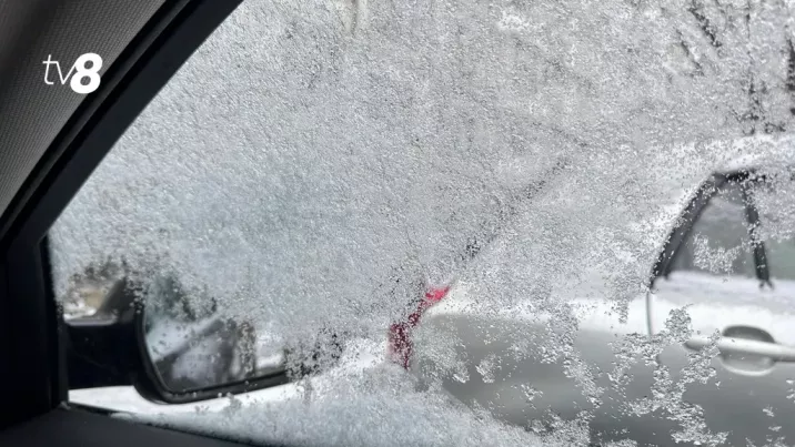 Fulgi de zăpadă în mai multe regiuni din țară. Unde nu vor cădea precipitații