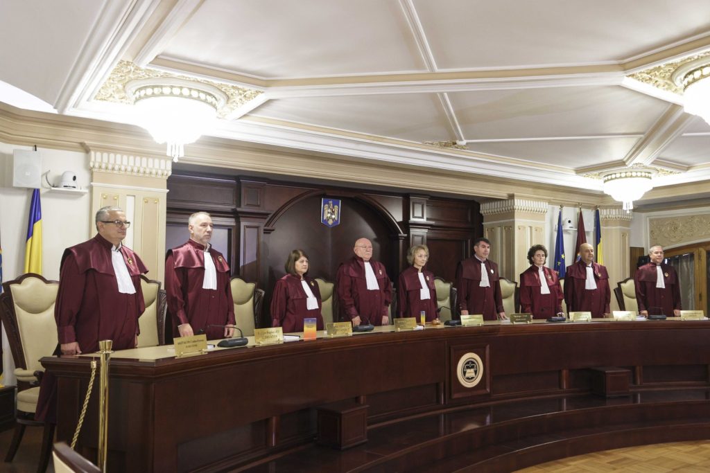 [ad_1] Judecătorii Bogdan Licu, Mihai Busuioc, Gheorghe Stan și Cristian Deliorga, toți numiți de social-democrați în poziția de membri la Curtea Constituțională, au respins pentru a doua oară hotărârea referitoare la validitatea reformei pensiilor magistraților