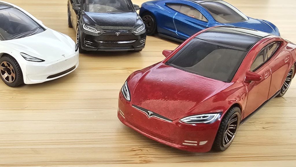 Tesla, startup-ul care a schimbat radical imaginea industriei auto și a tehnologiei, se află într-o etapă de redefinire strategică vizibilă și în datele brevetelor sale