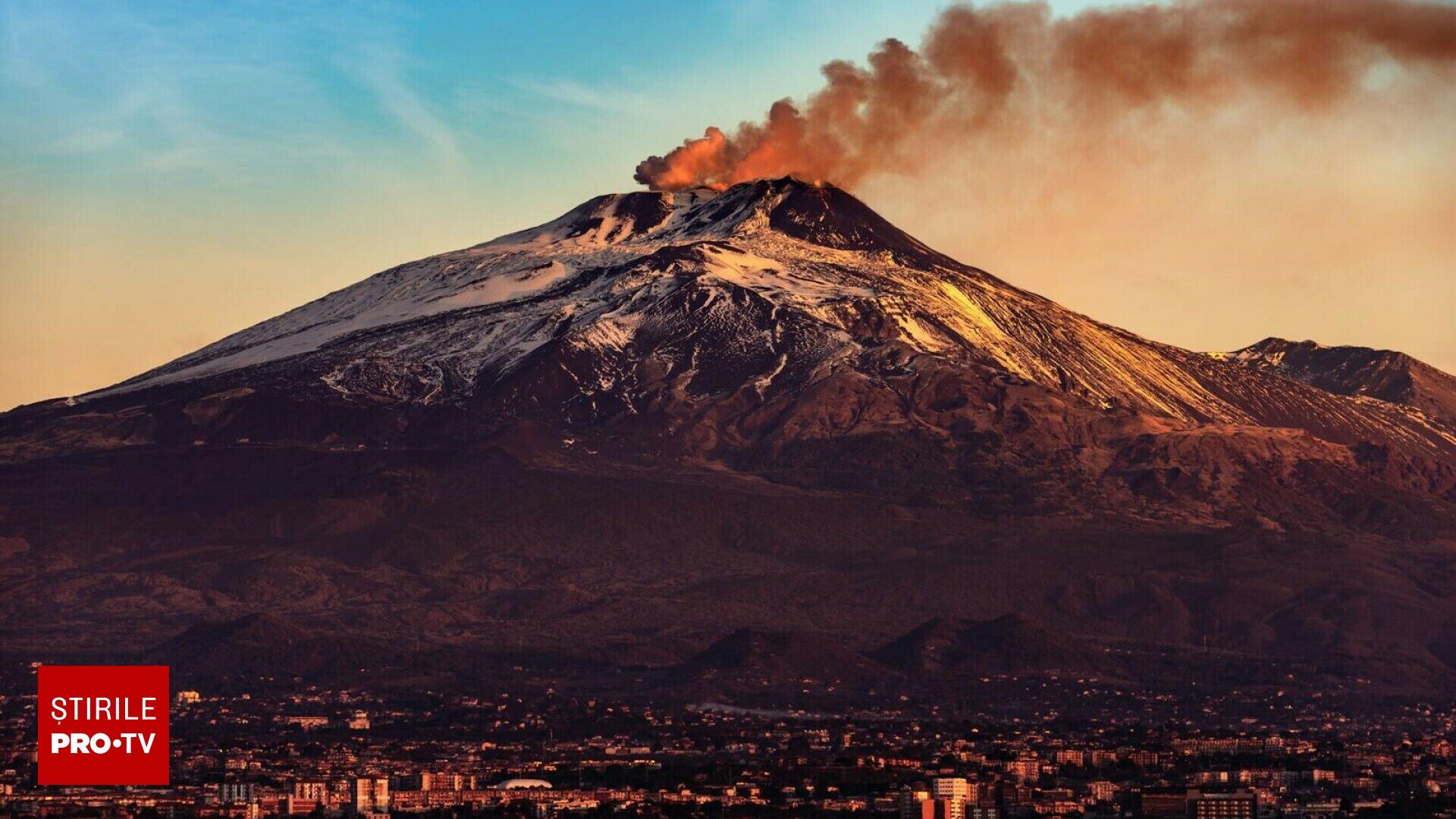 Vulcanul Etna prezintă noi semne de activitate. Autoritățile italiene cresc temporar nivelul de alertă