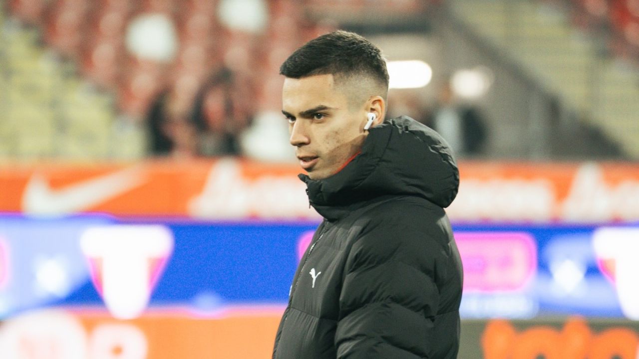 Start promițător pentru „câinii” lui Zeljko Kopic Conducerea tehnică a echipei de fotbal a Clubului Sportiv Universitatea Craiova, sub îndrumarea antrenorului Zeljko Kopic, poate privi cu satisfacție către începutul acestei sezone