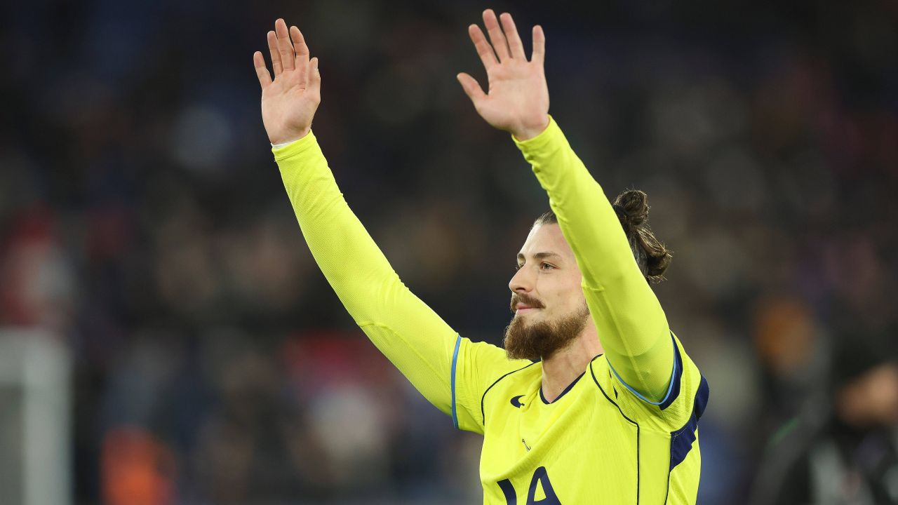 [ad_1] Internaționalul nostru a pus capăt unei perioade dificile în această seară, după 332 de zile de absență din cauza unei leziuni suferite pe 30 ianuarie 2025