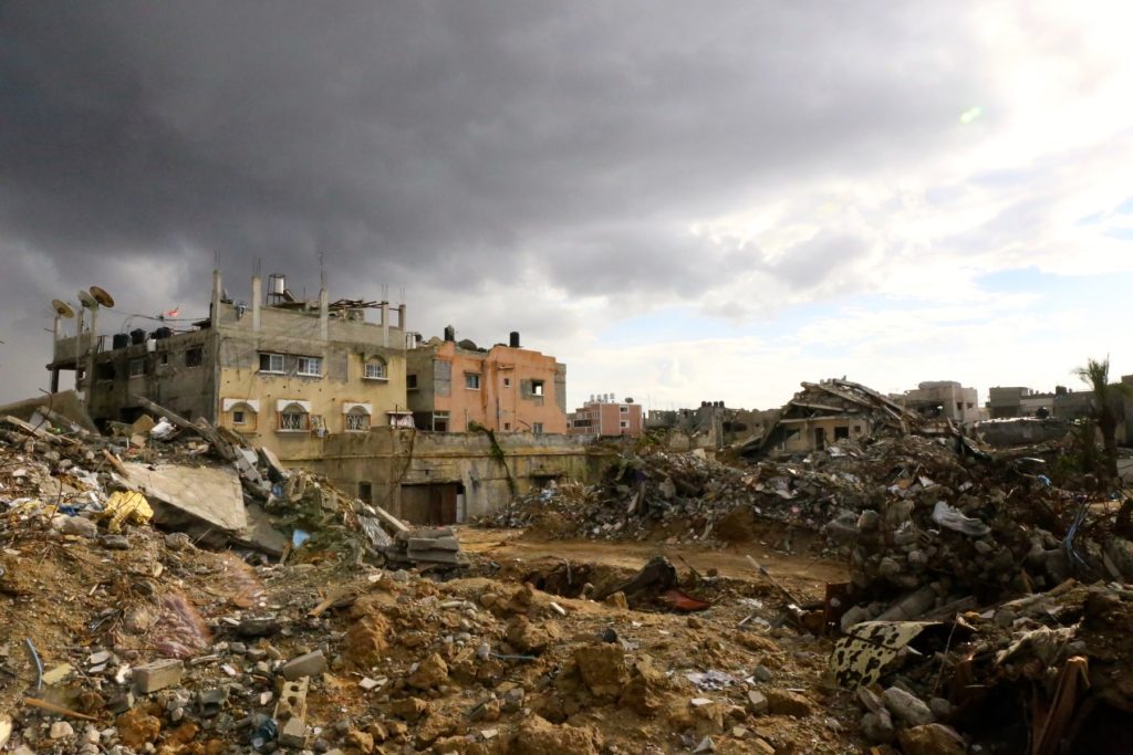 Furtuna de iarnă devastează Fâșia Gaza: sute de mii de palestinieni, fără adăpost și în suferință Un val devastator de iarnă lovește Fâșia Gaza, agravând și mai mult condițiile dificile ale unei populații deja vulnerabile