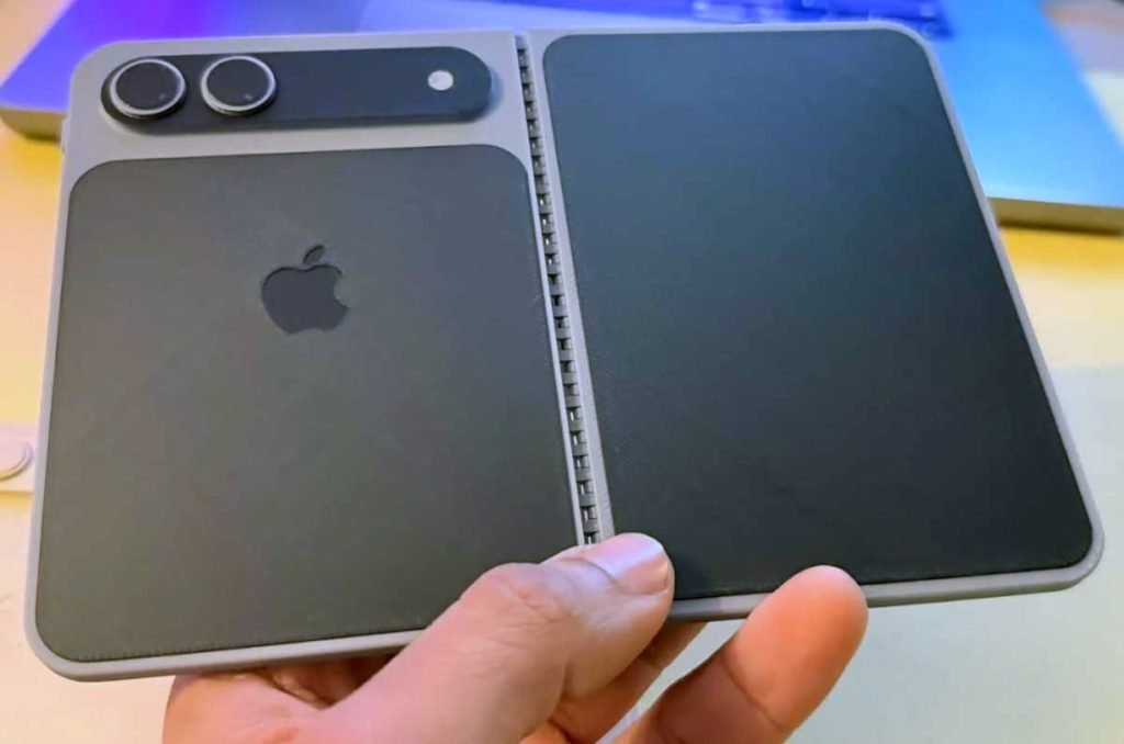 [ad_1] După luni întregi de zvonuri, imaginea despre primul iPhone pliabil devine mai clară în contextul leakurilor neoficiale