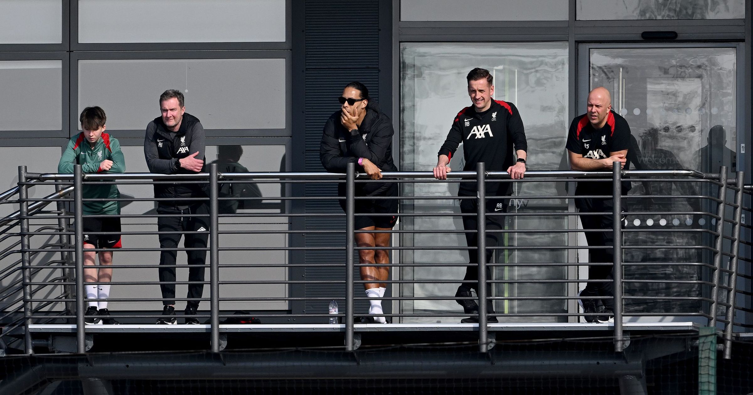 Alex Ferguson: „Am refuzat Arsenal pentru Manchester United” Legendarul antrenor Alex Ferguson, cunoscut pentru succesul său de neegalat în cadrul Premier League, a făcut recente dezvăluiri despre cariera sa, afirmând că a avut ocazia să preia conducerea lui Arsenal, dar a optat pentru Manchester United