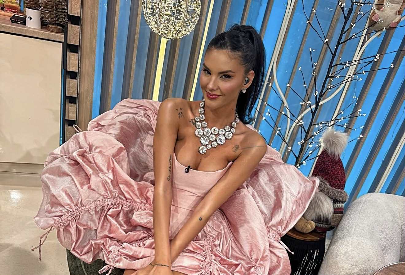 Ramona Olaru: De la visul din copilărie la vedeta de succes Ramona Olaru, cunoscută pentru rolul său de prezentatoare la emisiunea „Neatza” de la Antena 1, a rememorat momentele definitorii din viața ei, împărtășind atât dificultățile din copilărie, cât și transformările personale din carieră