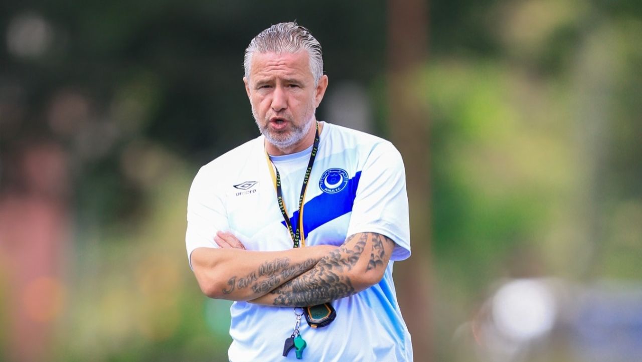 Laurențiu Reghecampf marchează finalul anului cu fotbal de calitate Laurențiu Reghecampf a încheiat anul 2025 cu un meci spectaculos pe banca lui Al-Hilal Omdurman, echipa campioană a Sudanului