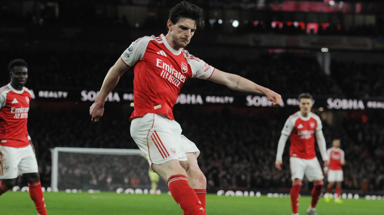 Arsenal își ajustează planul de transferuri: Rice, prioritate de top Arsenal, club emblematic din Premier League, își propune să îmbunătățească lotul în această perioadă de mercato, iar Declan Rice se află în centrul atenției