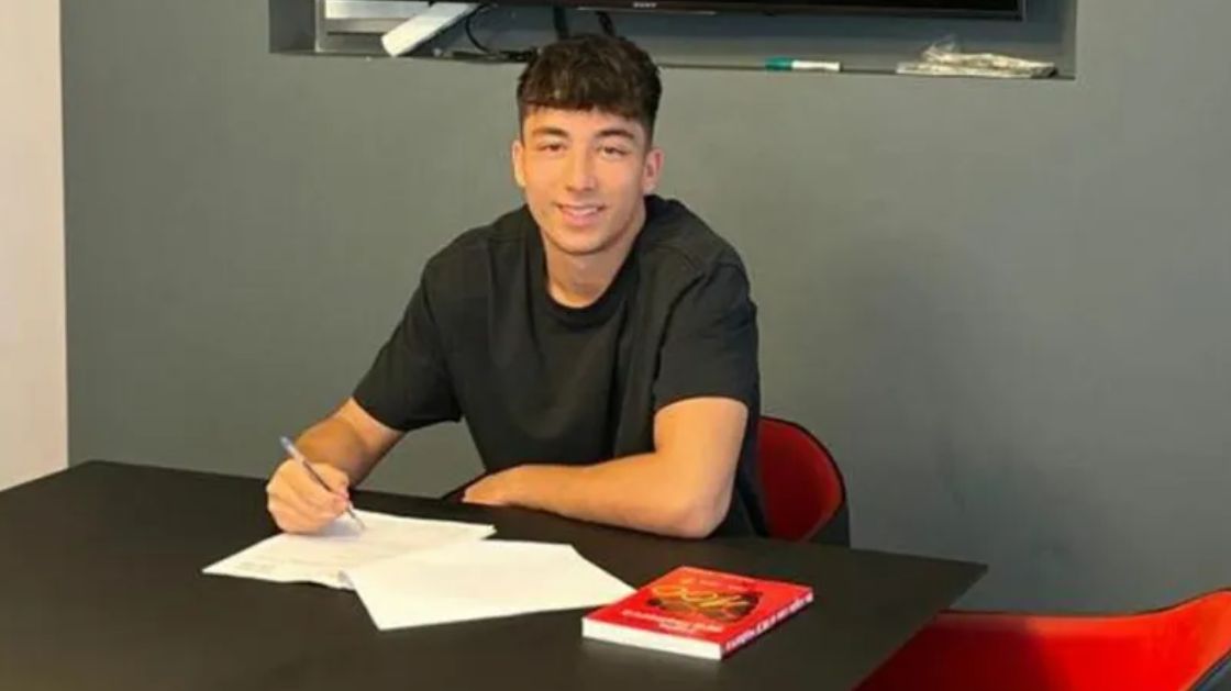 CFR Cluj dă startul transferurilor: prima mutare după plecarea lui Munteanu CFR Cluj a început oficial campania de transferuri din această iarnă, marcând o primă mutare semnificativă în ceea ce privește întărirea lotului