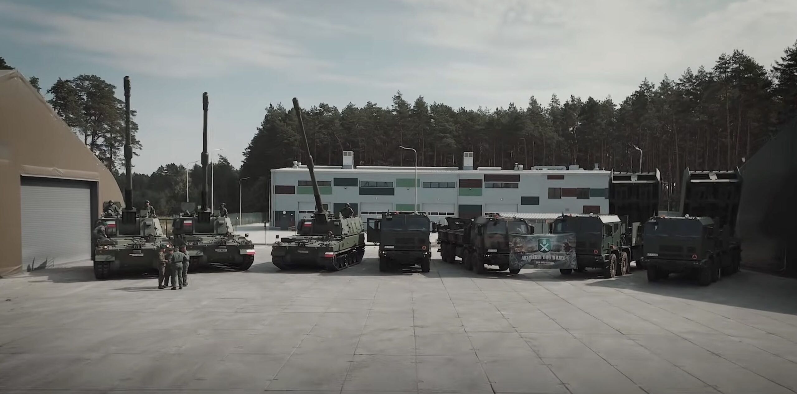 Polonia își întărește capacitatea de apărare cu un orçamento de miliarde de euro pentru producția internă de rachete ghidate Polonia a făcut un pas important în consolidarea propriului arsenal de apărare, semnând un contract de amploare pentru dezvoltarea și producția internă de rachete ghidate de înaltă precizie