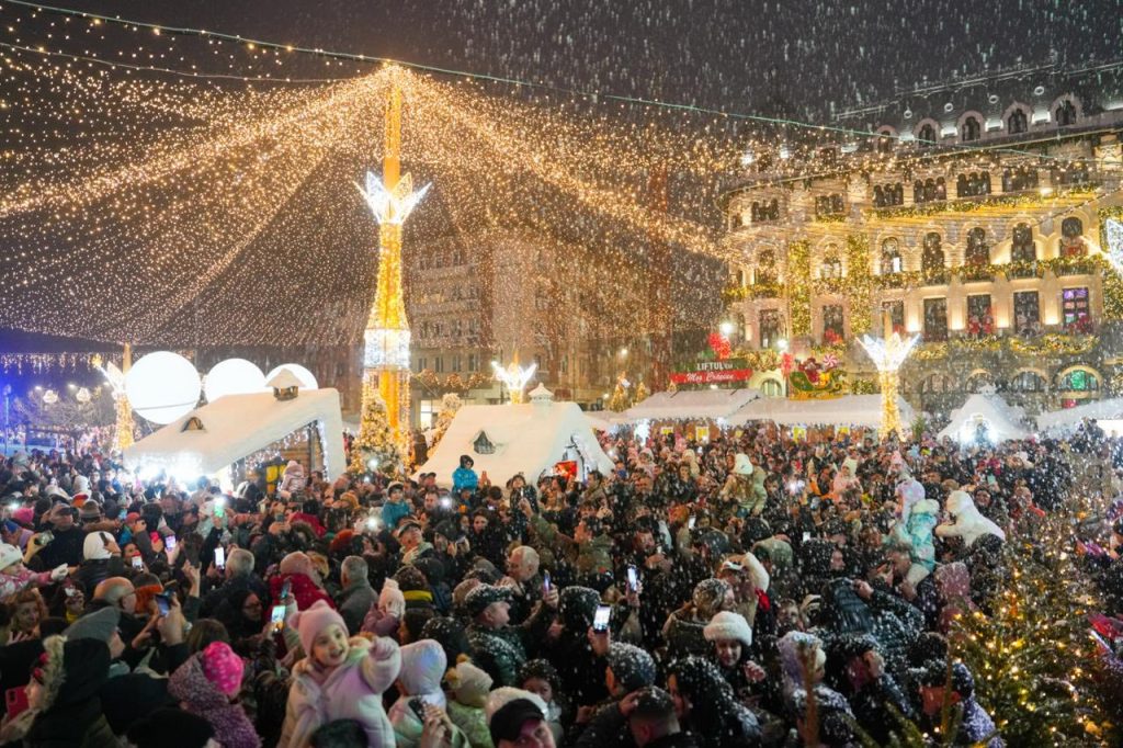Primăria Craiova anunță extinderea Târgului de Crăciun până pe 11 ianuarie 2026, răspuns la cererile agențiilor de turism Craiova va prelungi sărbătoarea de iarnă pentru cei care vor să se bucure în continuare de atmosfera magică a Târgului de Crăciun