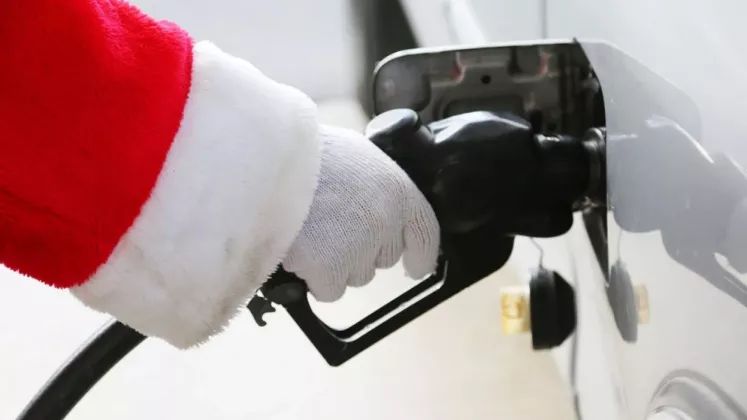 Încheiem anul cu ieftiniri la carburanți, cu toate că sunt un pic mai temperate