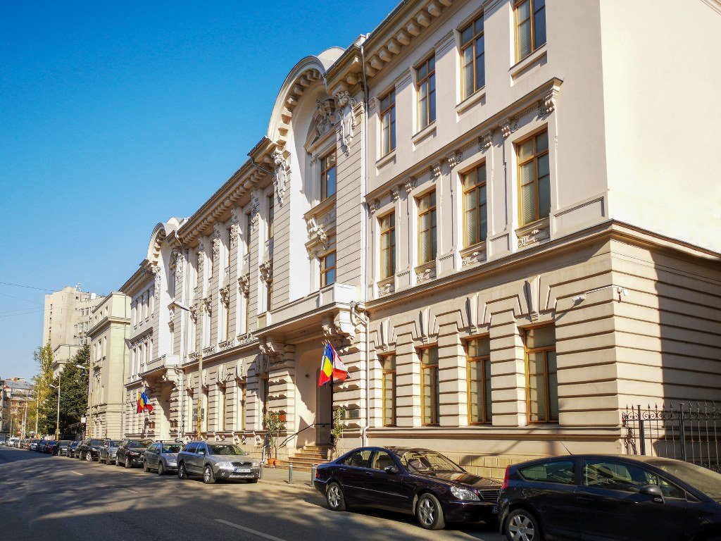 Aproape 8.000 de locuri la ASE, jumătate finanțate de stat