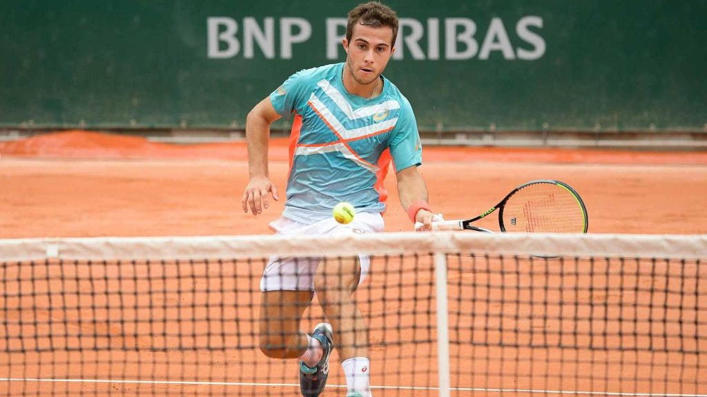 Jannik Sinner, provocat de Hugo Gaston la Australian Open Jannik Sinner, tânărul talent al tenisului italian, va întâlni în primul tur al Australian Open pe francezul Hugo Gaston, actualmente pe locul 93 în clasamentul ATP