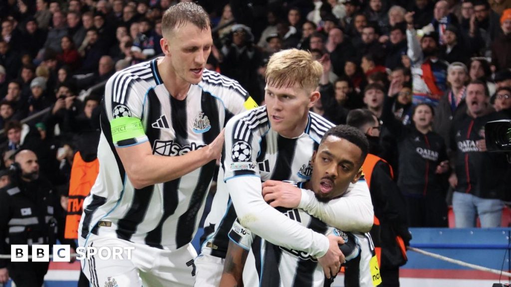 Newcastle United, pregătită pentru provocarea Qarabag Echipa de fotbal Newcastle United se află în pregătiri intense pentru confruntarea cu Qarabag, în cadrul competiției europene, după ce antrenorul Eddie Howe a declarat că este nerăbdător să afle cine va fi rivalul echipei sale