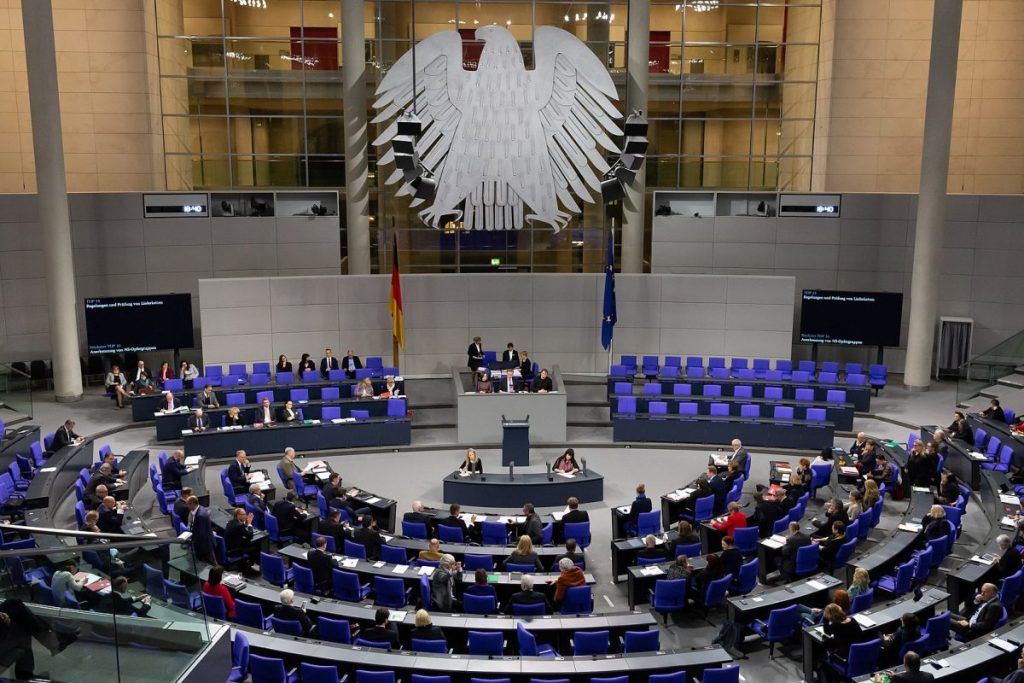 Parlamentul german a aprobat joi o reformă importantă în domeniul achizițiilor militare, într-un context global marcat de tensiuni crescânde și de necesitatea întăririi capacităților de apărare
