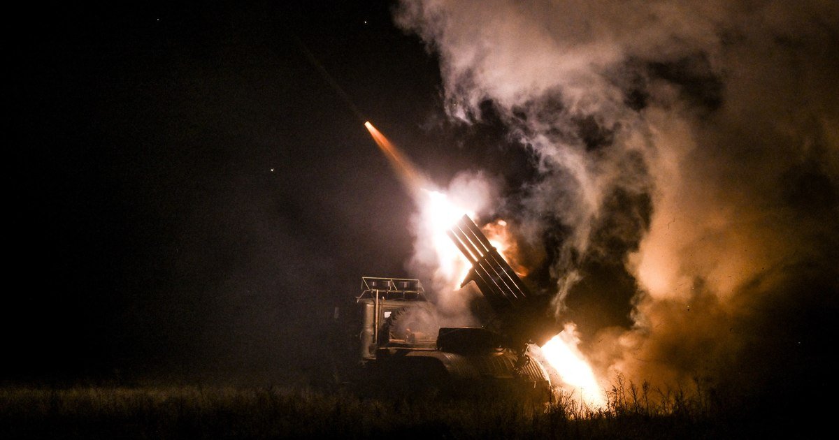 Schimbări pe frontul din Pokrovsk: Tactici inovatoare ale forțelor rusești Forțele rusești au adoptat o nouă tactică de luptă în apropierea orașului Pokrovsk, conform informațiilor furnizate de Garda Națională a Ucrainei