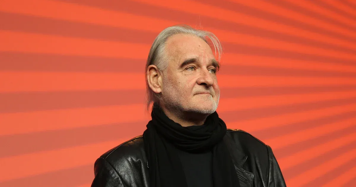 Doliu în lumea cinematografiei: A decedat Tarr Béla Tarr Béla, unul dintre cei mai influenți și recunoscuți regizori ai cinematografiei maghiare, a murit în dimineața zilei de miercuri, la vârsta de 70 de ani, după o lungă și grea suferință