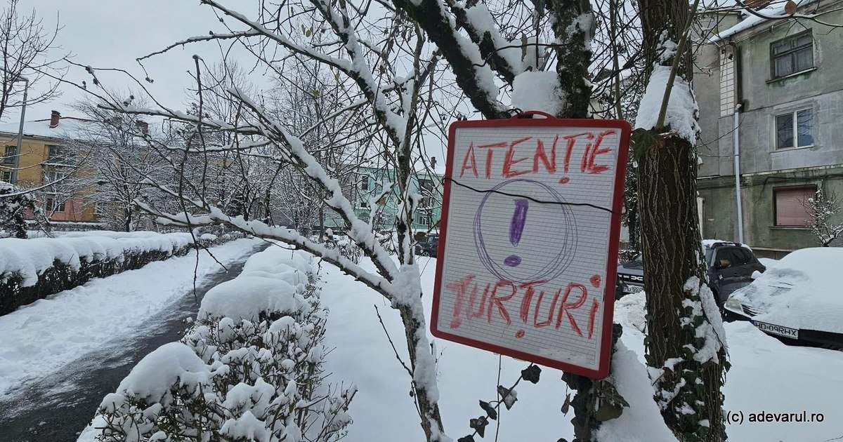 „IGSU: Căderea țurțurilor, un pericol grav pentru cetățeni”