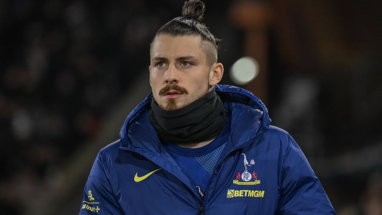 Radu Drăgușin, în pericol să rămână pe bancă la Tottenham: „Trebuie să plece!”