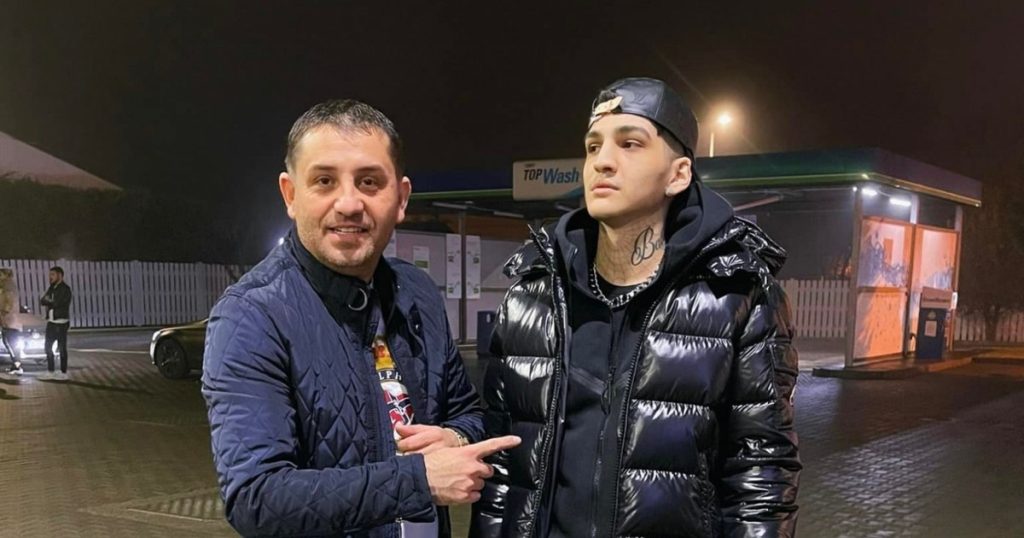 Tatăl trapperului Abi Talent, în stare critică după un accident rutier grav Julien Panțic, cunoscut sub numele de ,,Suraj” și tatăl artistului Abi Talent, se află în comă după un accident rutier soldat cu răsturnarea vehiculului pe un câmp, între Hanul lui Țintă și Pasarela Nehoiu