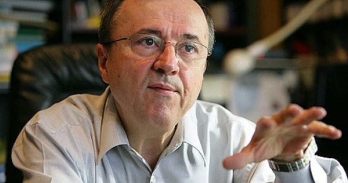 Ion Cristoiu, transportat de urgență la spital după o căzătură pe gheață Gazetarul și publicistul Ion Cristoiu a fost internat de urgență la spital joi, 22 ianuarie, după ce a suferit o căzătură gravă pe o stradă din București