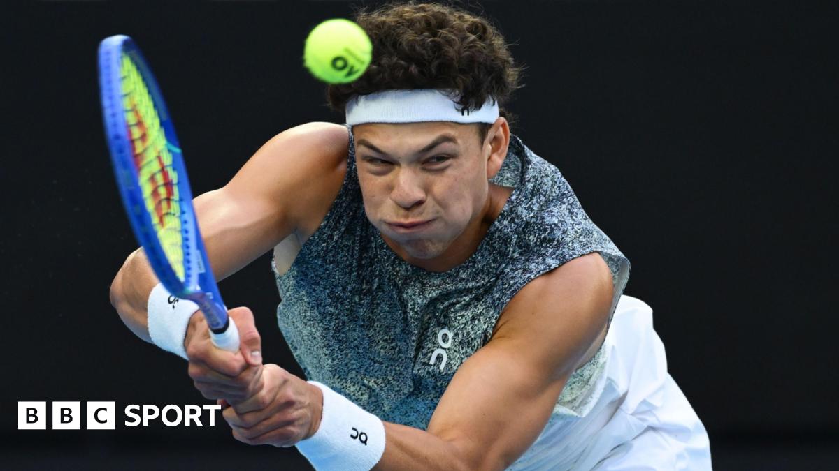 Australian Open: Dueluri Incitante pe Terenurile de la Melbourne În cadrul turneului Australian Open, competițiile de tenis au oferit astăzi meciuri electrizante, evidențiind talentul unor jucători de top