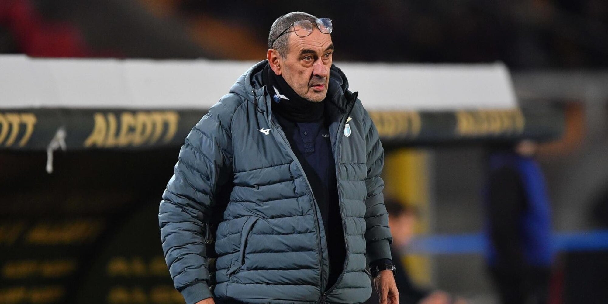 Sarri, iritat după plecarea lui Romagnoli: ”Ne vom confrunta cu probleme” În urma meciului de sâmbătă seară din Serie A, în care Lazio a înregistrat un rezultat amestecat, antrenorul Maurizio Sarri s-a arătat profund nemulțumit de zvonurile legate de o presupusă ruptură între el și jucătorii săi