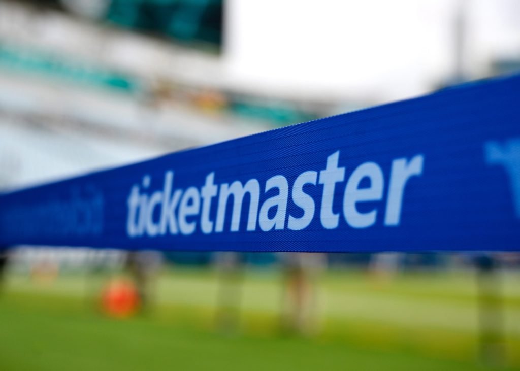 Acțiune în instanță împotriva Ticketmaster, aprobată de Tribunalul Superior din Quebec Tribunalul Superior din Quebec a aprobat o acțiune colectivă împotriva companiei Ticketmaster, permițând consumatorilor din provincia canadiană să conteste ceea ce consideră „taxe de servicii abuzive” aplicate la vânzările de bilete