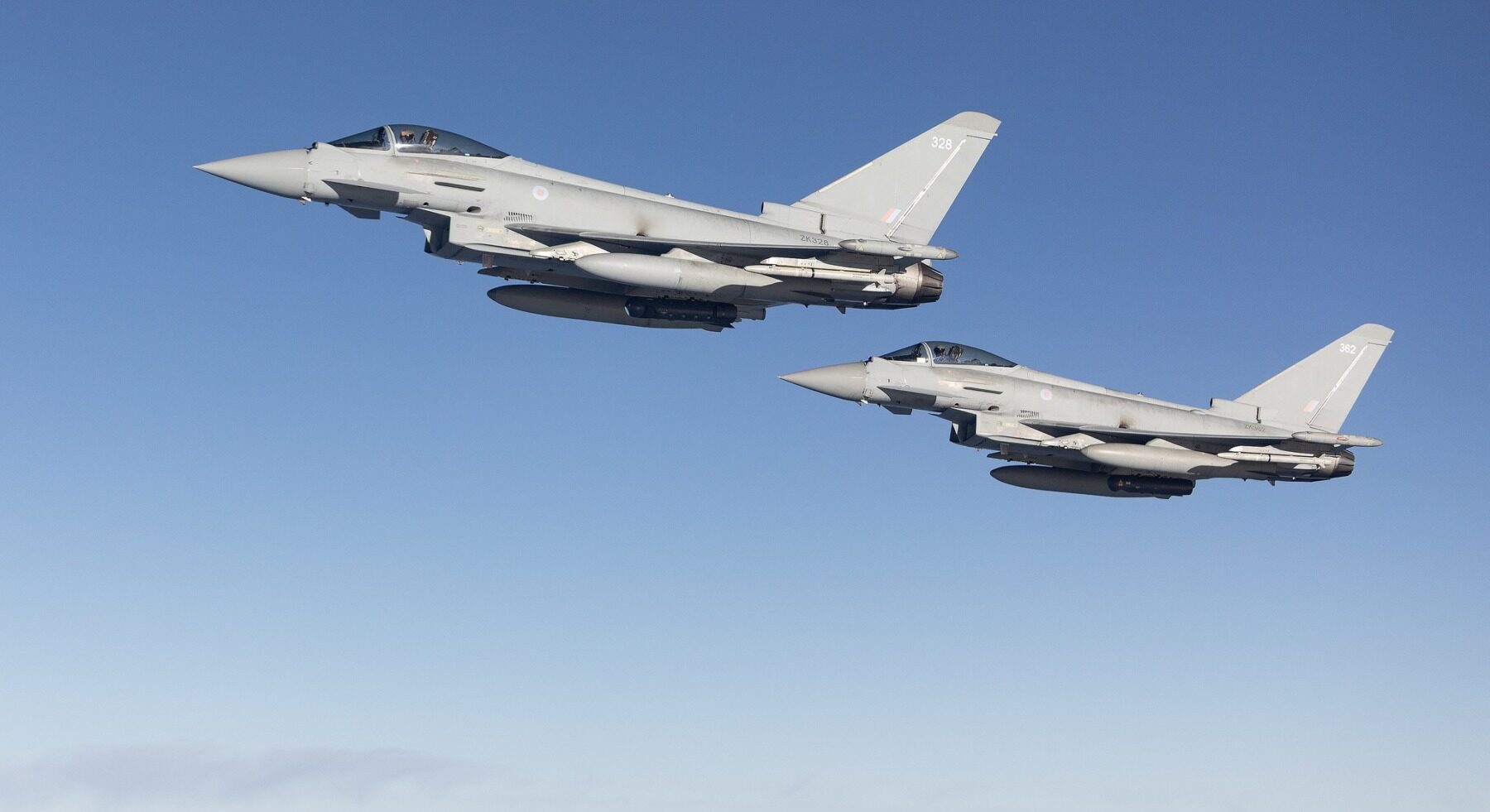 Avioane britanice și franceze atacă poziții ISIS în Siria