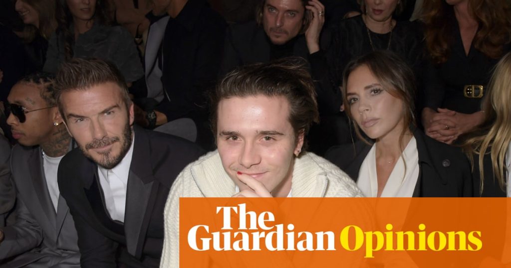 Conflictul din Familia Beckham: Brooklyn Peltz Beckham acuză părinții de comercializare Brooklyn Peltz Beckham, fiul cunoscutului cuplu David și Victoria Beckham, a stârnit agitație pe rețelele sociale după ce a lansat o tiradă emoțională pe Instagram, acuzându-și părinții că l-au tratat drept un simplu obiect de marketing pe parcursul întregii sale vieți