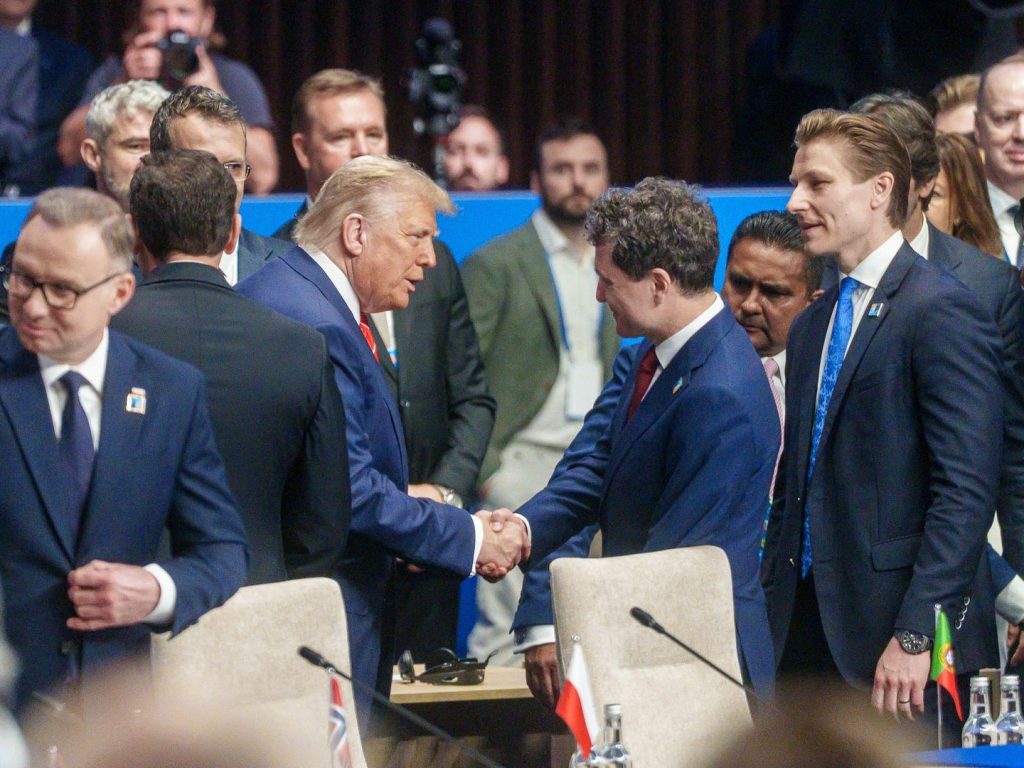 Sondaj Avangarde: 44% pentru aderarea României la Consiliul pentru Pace Trump, 69% consideră că Nicușor Dan trebuia să meargă la Davos, nivelul încrederii în NATO