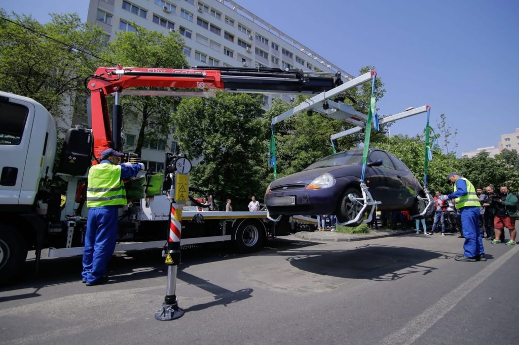 Primăria Sectorului 4 își propune să intensifice lupta împotriva parcărilor ilegale prin achiziția a unui pachet amplu de servicii, cu o valoare estimată la peste 12 milioane de euro, care ar putea urca până la 19 milioane, în funcție de solicitările viitoare