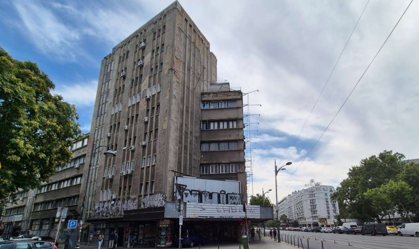 Căutarea unui apartament în București a devenit o adevărată provocare, în special din cauza prevalenței clădirilor cu risc seismic ridicat