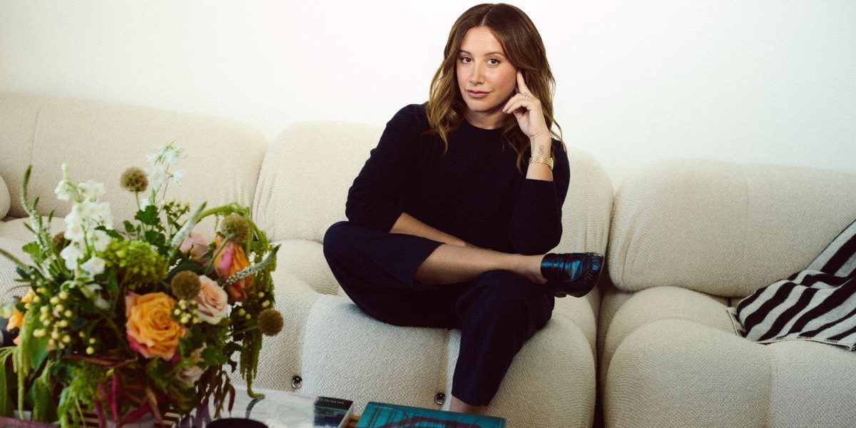 5836eba541140ecbb01f82e3856576dbff-ashley-tisdale.1x.rsocial.w1200.jpg - StiriAlese