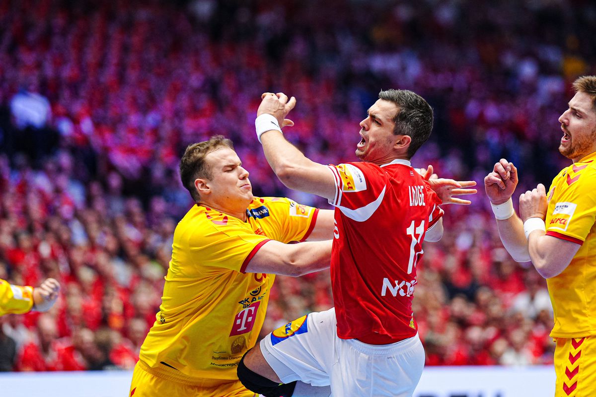 Debut entuziast la Euro 2026: Danemarca își începe aventura cu o victorie convingătoare Gazdele Campionatului European de Handbal Masculin din 2026, Danemarca, au debutat cu dreptul în competiție, învingând Macedonia de Nord cu 34-22 în primul meci din grupa B