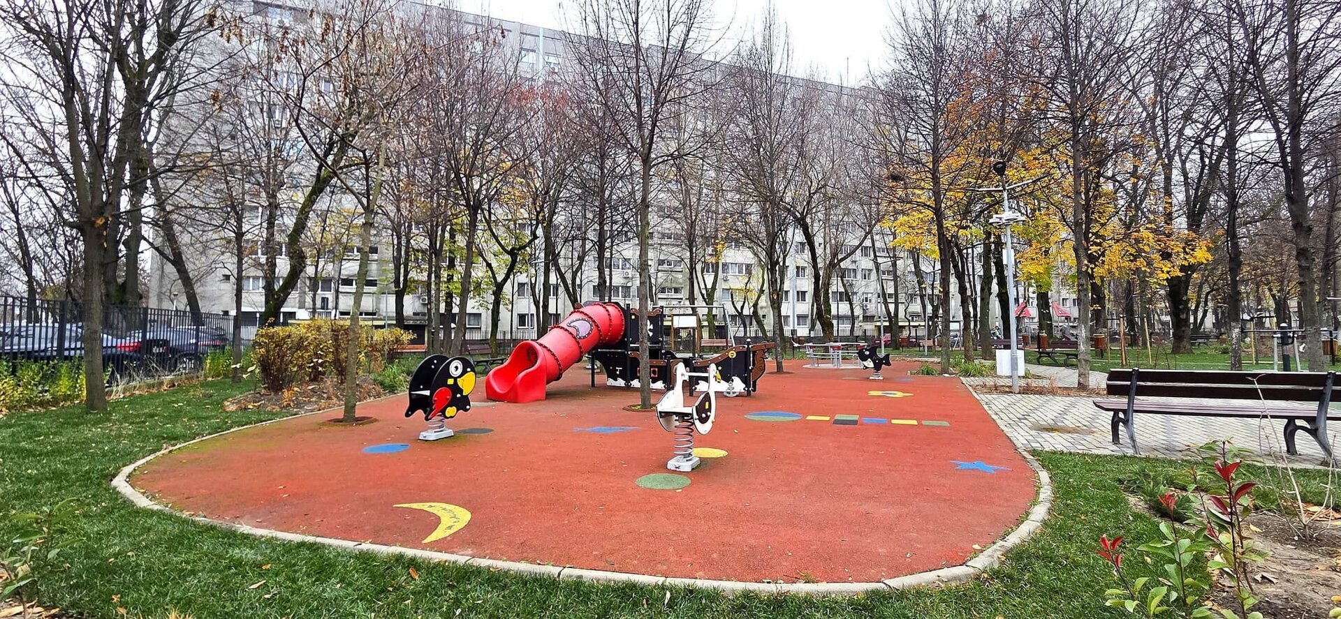Contract de aproape 2 milioane euro pentru întreținerea locurilor de joacă și terenurilor de sport în Sectorul 1