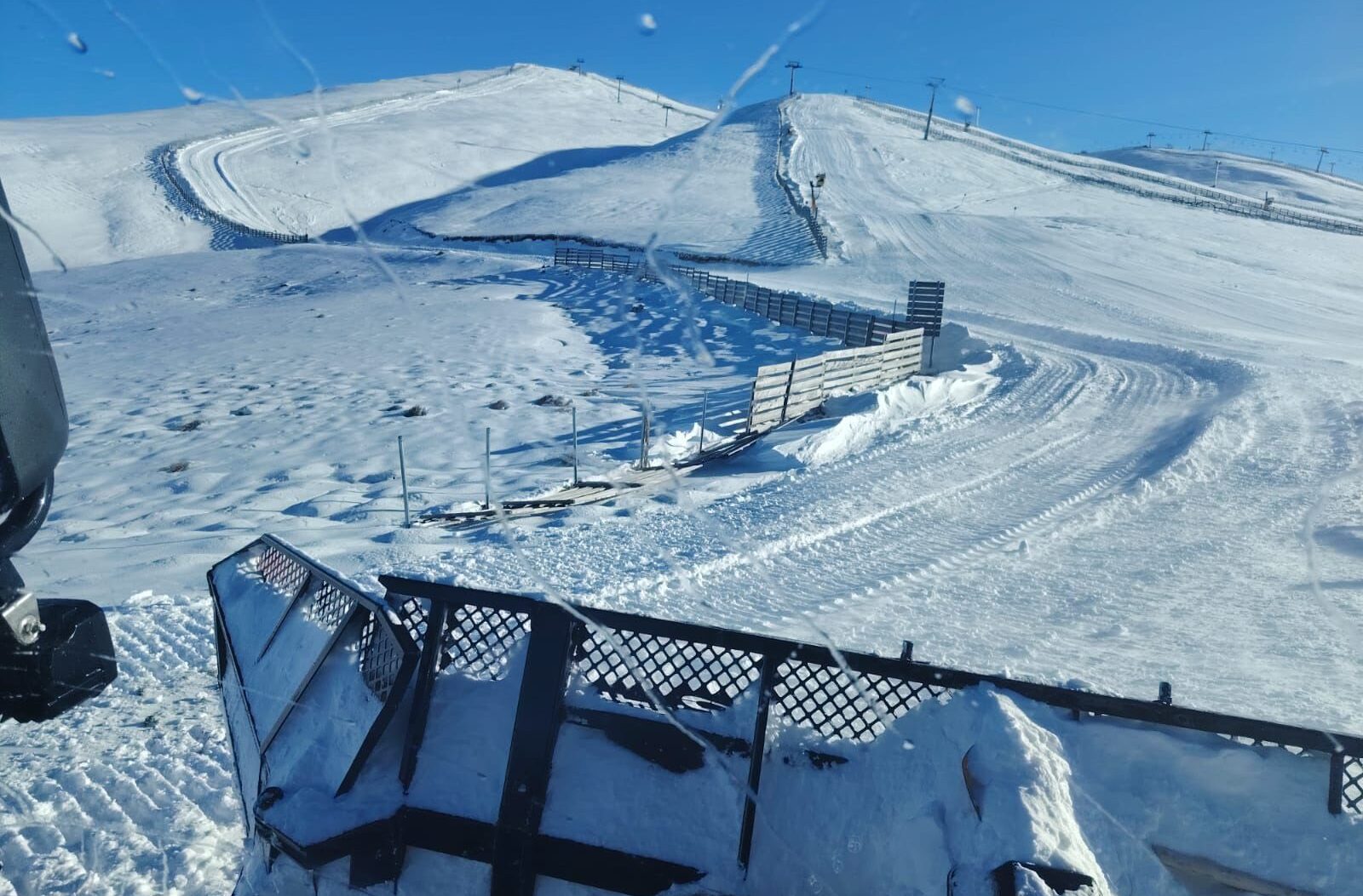 Vremea extremă a pus bețe în roate planurilor pasionaților de schi și iubitorilor de city break-uri între București și Sinaia