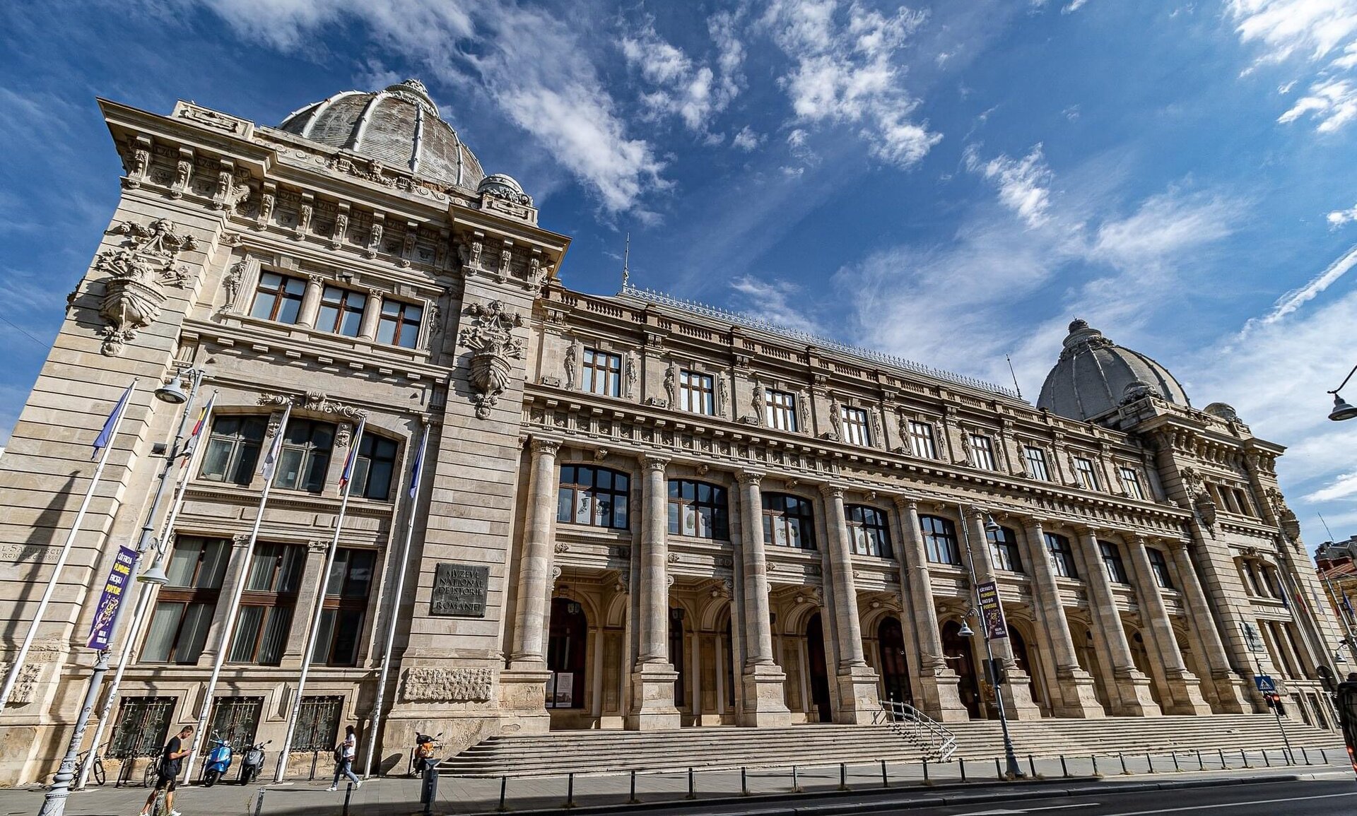 Bucureștiul marchează cu mândrie Ziua Culturii Naționale, oferind o serie de evenimente speciale menite să celebreze identitatea și patrimoniul artistic al României