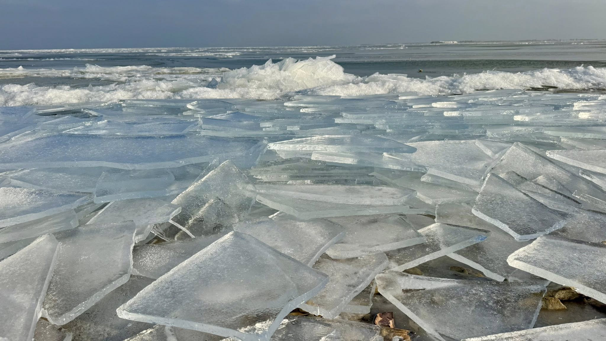 România se pregătește pentru o perioadă cu evoluții meteo extrem de imprevizibile, într-un interval de doar trei zile, de la 23 la 25 ianuarie
