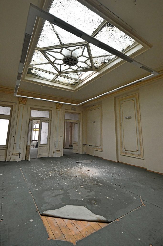 Primăria Capitalei face un pas decisiv în încercarea de a reduce riscul seismic din centrul Bucureștiului, anunțând continuarea programului de reabilitare a altor patru clădiri cu risc seismic ridicat
